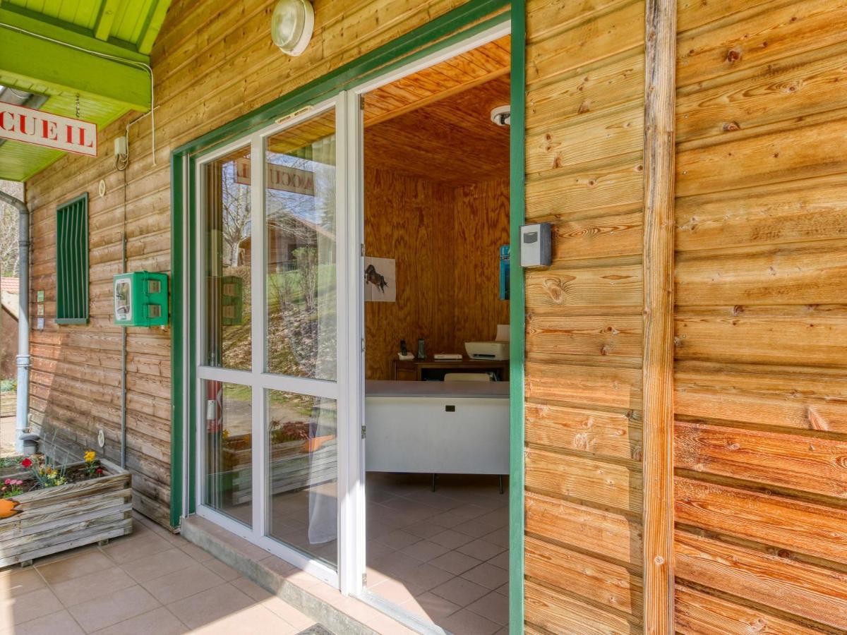 Vacanceole - Les Chalets De La Chazotte Saint-Jacques-dʼAmbur Exteriör bild